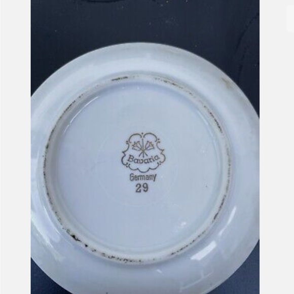 Demi tasse cup and saucer . Courting couples - Picture 3 of 4